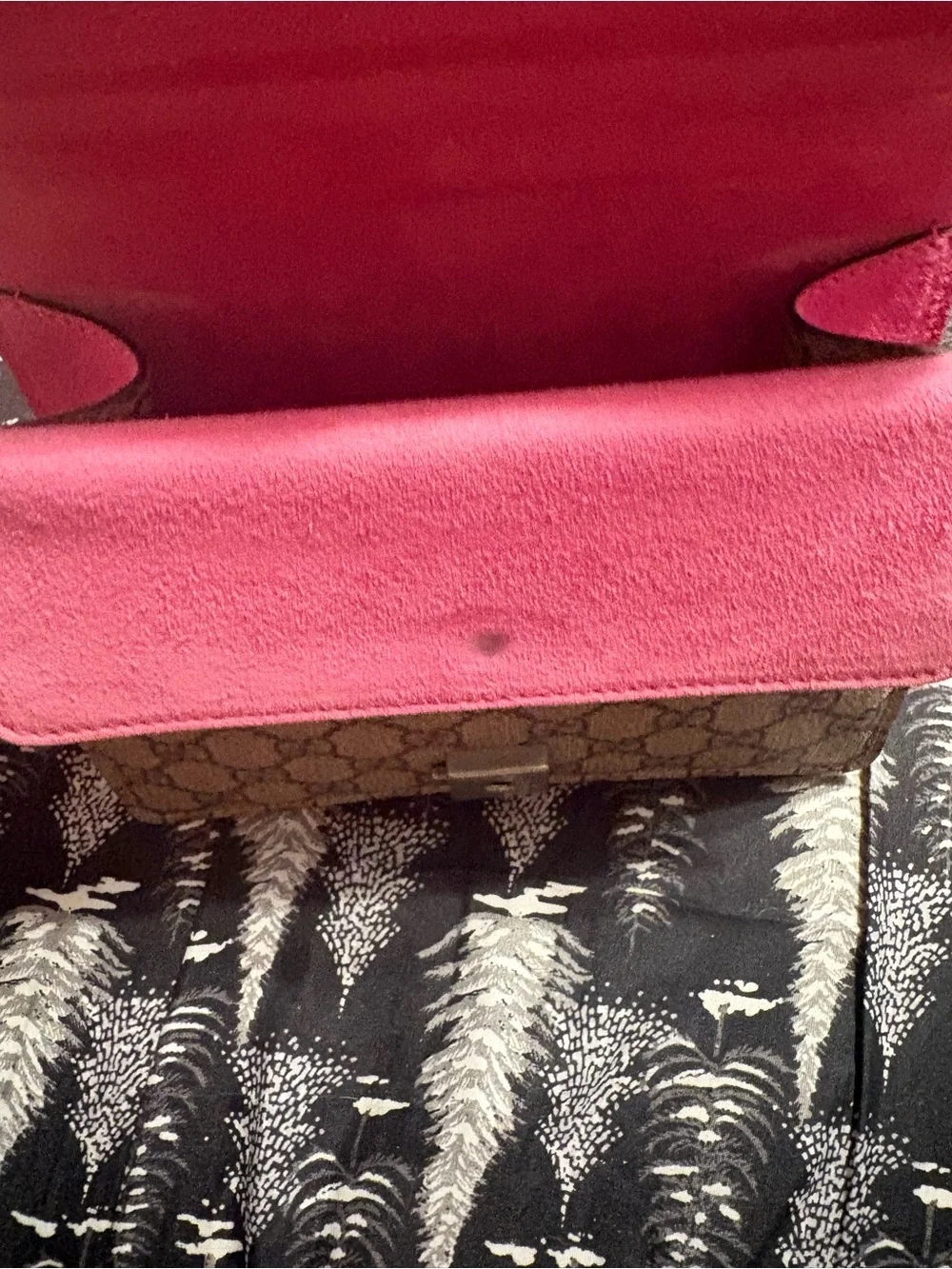 Gucci Beige GG Supreme Crossbody with Pink Trim and Silver Chain